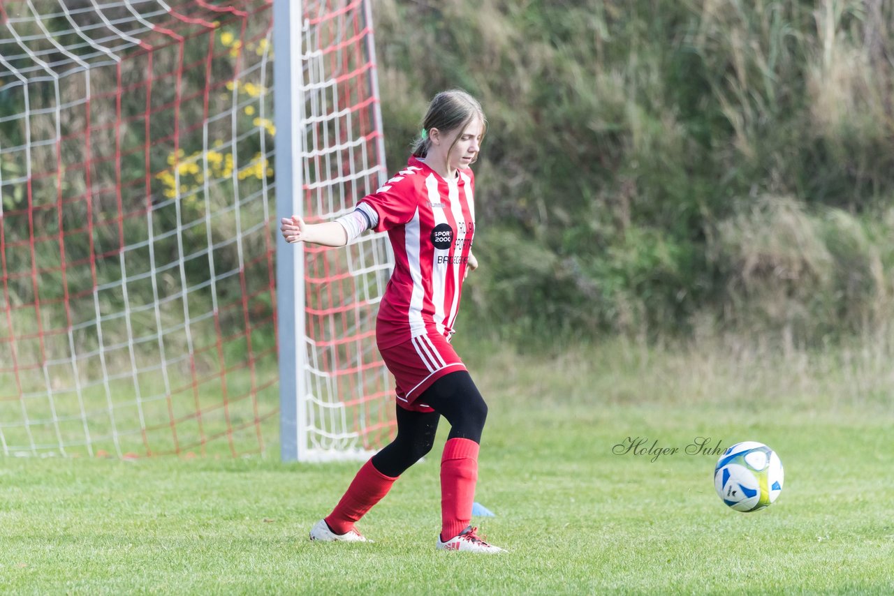 Bild 342 - wBJ TuS Tensfeld - SV Fortuna St. Juergen